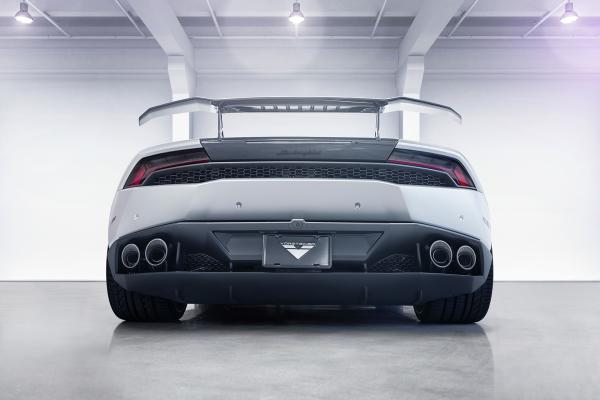 CARBON FIBER DECKLID Sicht von hinten