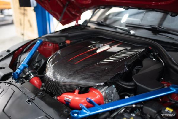 Titan Motorsports A90 Toyota Supra MKV Motorabdeckung voll glänzend Carbon